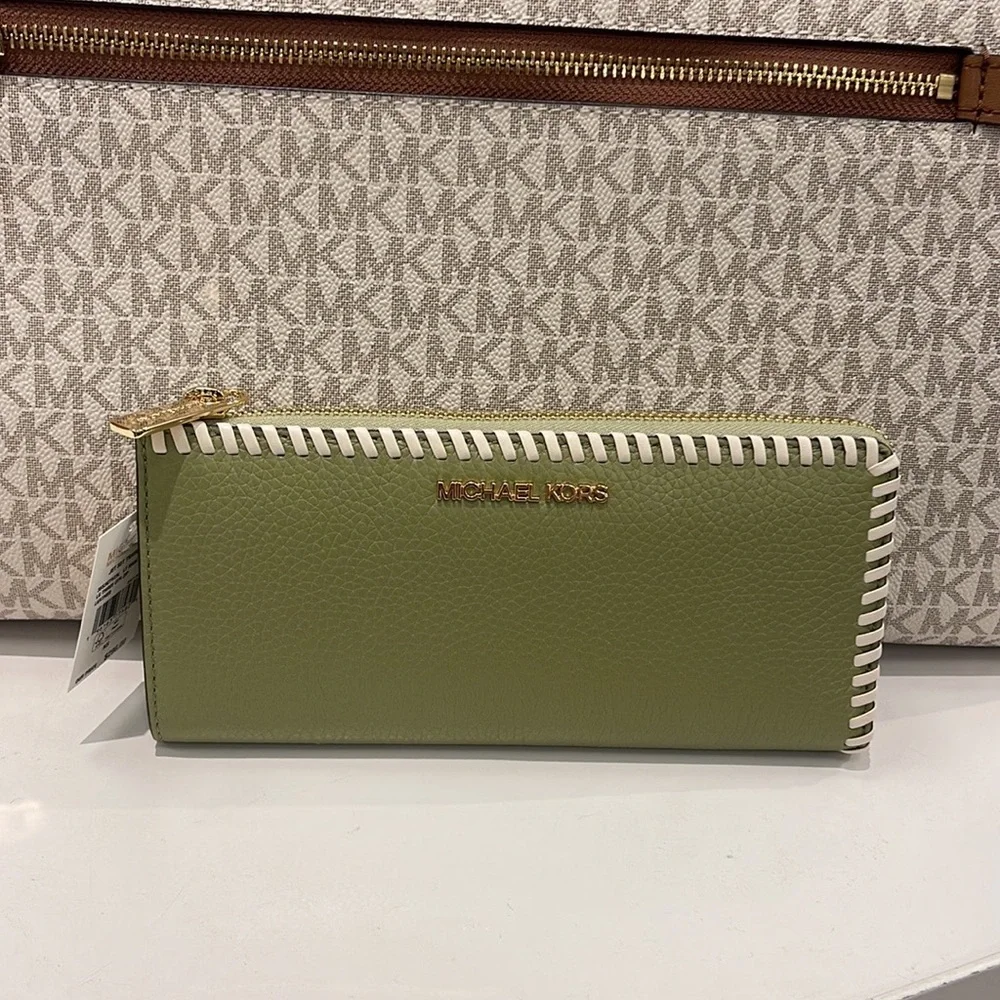 Michael Kors Jet Set Travel Large Pebble Leather Quarter-Zip Wallet NWT